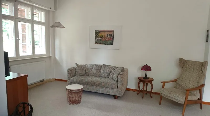 Möblierte 1,5-Zimmer-Hochparterre-Singlewohnung mit EBK in Spandau, Berlin — photo 1